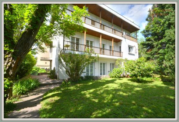 A vendre Maison d'architecte- 10 pièces AGEN (47)- 282 M2-Parc Arboré-Double Garage