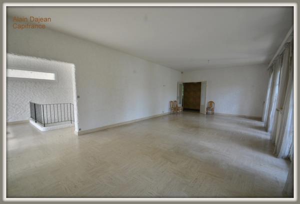 A vendre Maison d'architecte- 10 pièces AGEN (47)- 282 M2-Parc Arboré-Double Garage