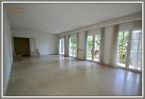 A vendre Maison d'architecte- 10 pièces AGEN (47)- 282 M2-Parc Arboré-Double Garage