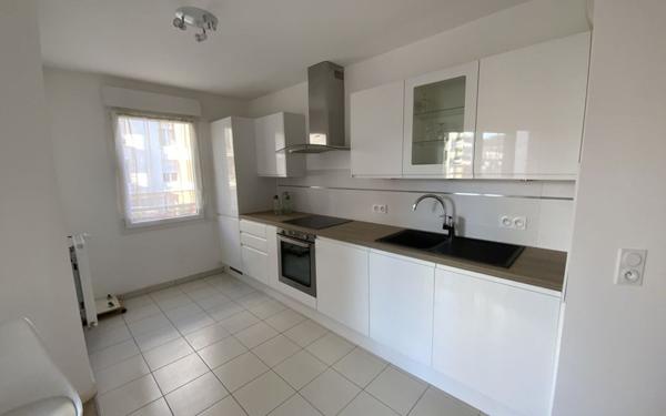 Appartement à louer    3 pièces • 59,32 m2 Romainville