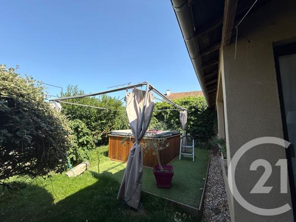 Maison à vendre  1 pièce - 328 m2 BU - 28