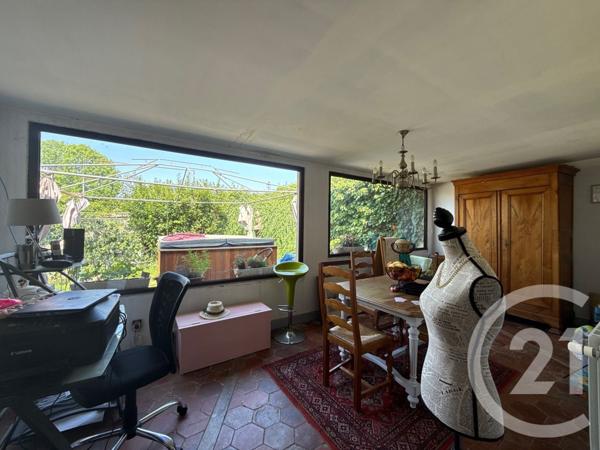 Maison à vendre  1 pièce - 328 m2 BU - 28