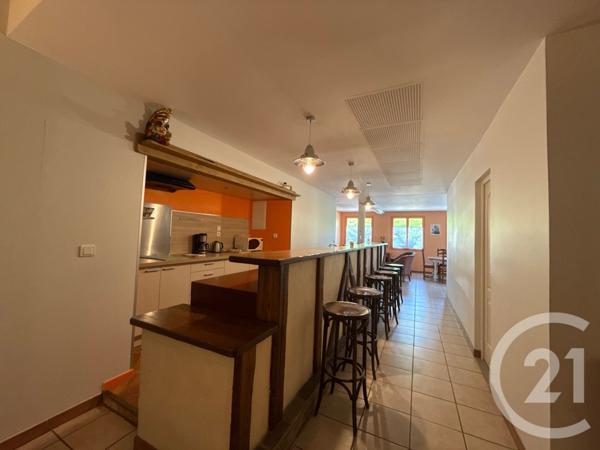 Maison à vendre  1 pièce - 328 m2 BU - 28