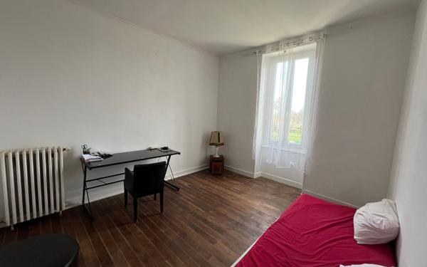 Maison à vendre    7 pièces •  Roumazières-Loubert