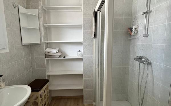 Maison à vendre    7 pièces •  Roumazières-Loubert