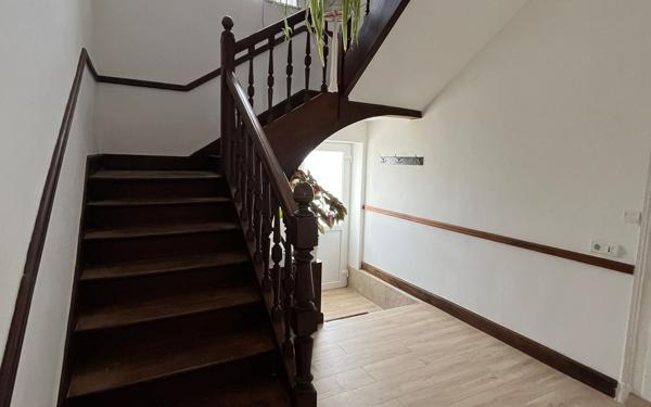 Maison à vendre    7 pièces •  Roumazières-Loubert