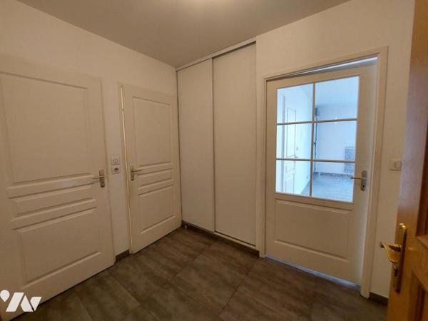 APPARTEMENT F2 - BALCON - 2 PLACES DE PARKING SOUS SOL