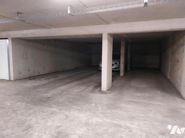 APPARTEMENT F2 - BALCON - 2 PLACES DE PARKING SOUS SOL