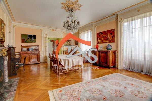 Vente Propriété 10 pièces 373 m2 à Lorette