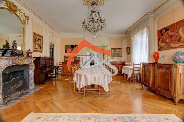 Vente Propriété 10 pièces 373 m2 à Lorette