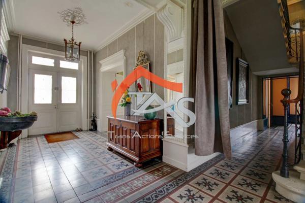 Vente Propriété 10 pièces 373 m2 à Lorette