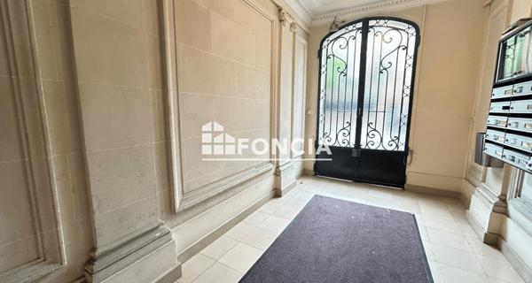 Location Local commercial 2 pièces 29 m² - Clamart 92140