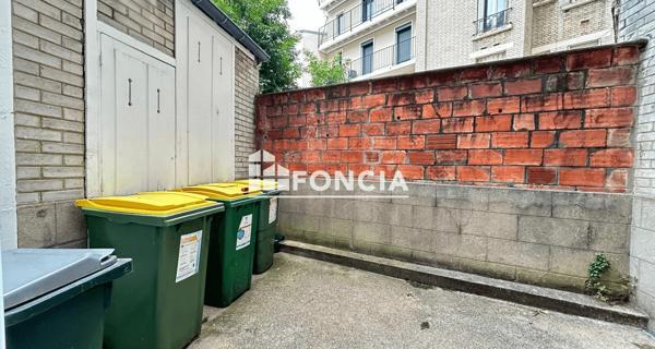 Location Local commercial 2 pièces 29 m² - Clamart 92140