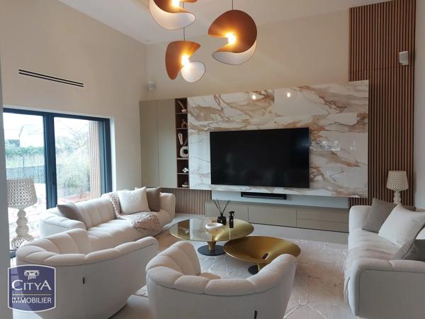 Maison à vendre 6 pièces 220m² Saint-Cyr-sur-Loire (37540)