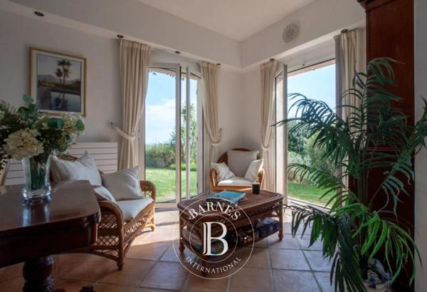 Mandelieu-la-Napoule, Villa 5 Chambres -  218 m² à vendre