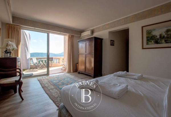 Mandelieu-la-Napoule, Villa 5 Chambres -  218 m² à vendre