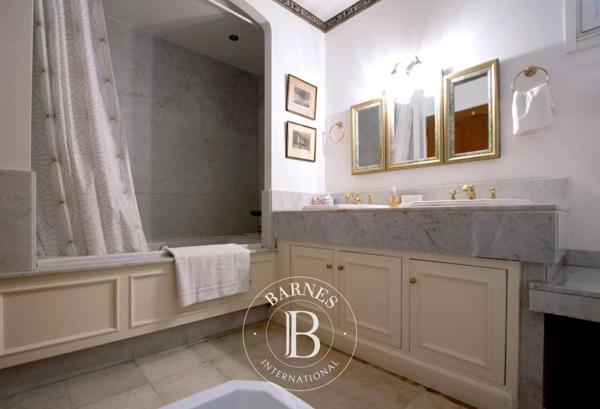 Mandelieu-la-Napoule, Villa 5 Chambres -  218 m² à vendre