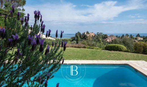 Mandelieu-la-Napoule, Villa 5 Chambres -  218 m² à vendre