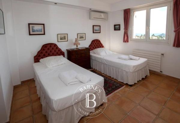 Mandelieu-la-Napoule, Villa 5 Chambres -  218 m² à vendre