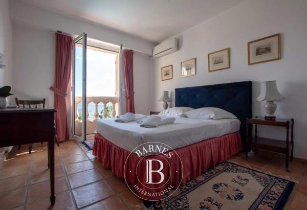 Mandelieu-la-Napoule, Villa 5 Chambres -  218 m² à vendre