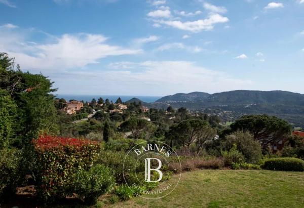 Mandelieu-la-Napoule, Villa 5 Chambres -  218 m² à vendre