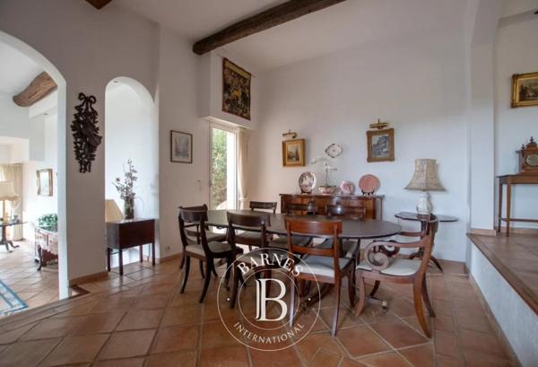 Mandelieu-la-Napoule, Villa 5 Chambres -  218 m² à vendre