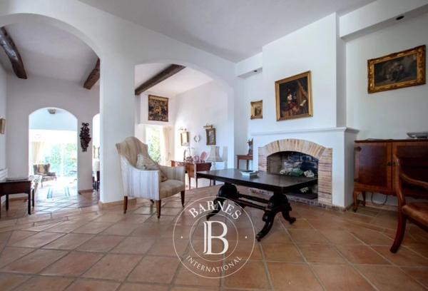 Mandelieu-la-Napoule, Villa 5 Chambres -  218 m² à vendre