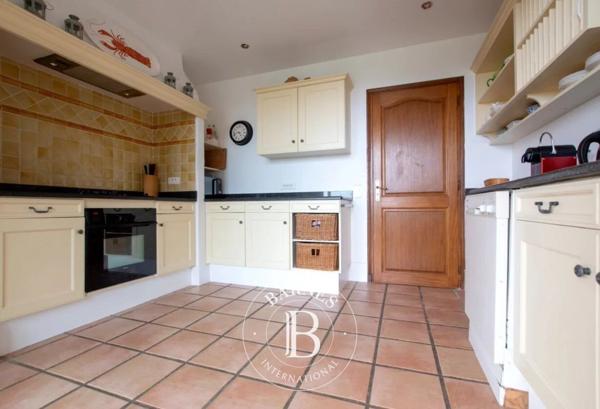 Mandelieu-la-Napoule, Villa 5 Chambres -  218 m² à vendre
