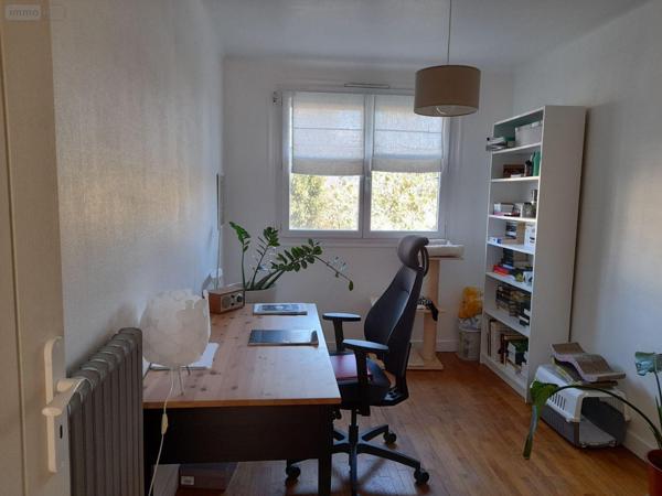 Appartement rénové à louer à Rennes en Ille-et-Vilaine (35000), ref : 010/2004   
Sainte-Thérèse