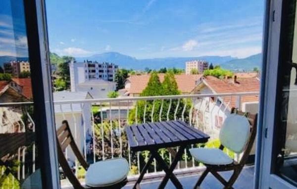 Appartement T3 de 70 m2 avec balcon, vue dégagée et parc privatif
