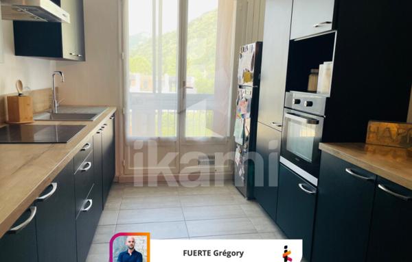 Appartement T3 de 70 m2 avec balcon, vue dégagée et parc privatif