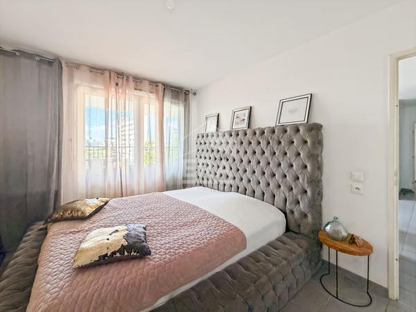 À vendre  Appartement 4 pièces de 79 m² + terrasse de 19 m² + parking Résidence Cap Futura, Marseille 10e