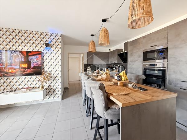 À vendre  Appartement 4 pièces de 79 m² + terrasse de 19 m² + parking Résidence Cap Futura, Marseille 10e