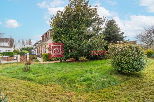 Maison Indépendante avec beau terrain  - 4 chambres (2 en rdc)-106m²