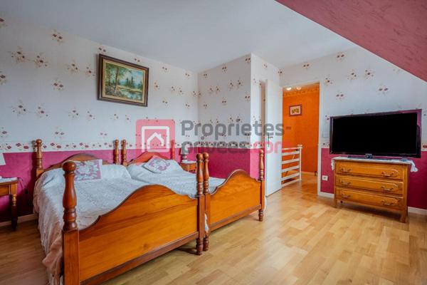 Maison Indépendante avec beau terrain  - 4 chambres (2 en rdc)-106m²