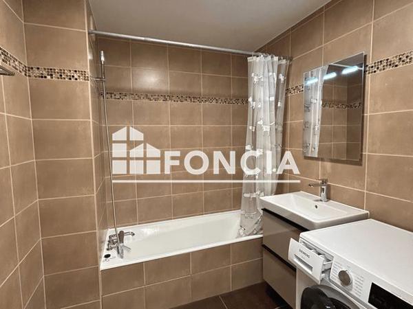 Location Appartement 2 pièces 63.2 m² - CHEMIN DU PUITS MATHIEU Thoiry 01710