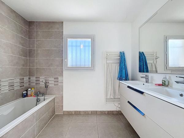 EXCLUSIVITE - VILLA RECENTE DE 93 M² SUR 357 M² DE TERRAIN