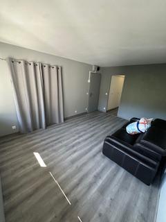 Charmant appartement de deux pièces principales