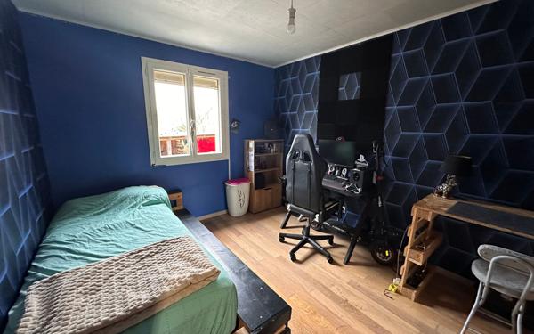 Maison à vendre    5 pièces • 80 m2 Brières-les-Scellés