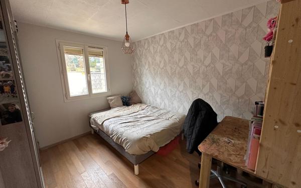 Maison à vendre    5 pièces • 80 m2 Brières-les-Scellés