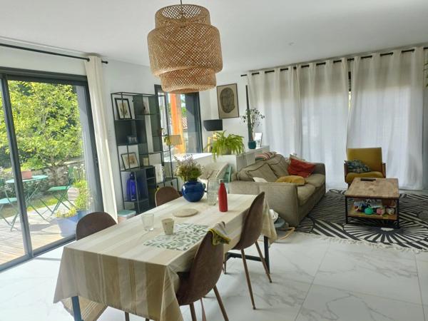 Location                                                      Maison
                        
                     4 pièces                      96 m2                     à Vertou