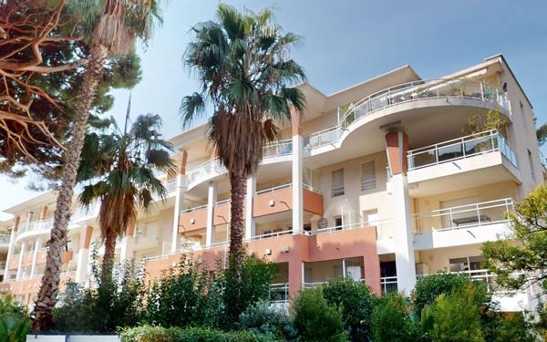 Appartement à vendre    2 pièces • 43,33 m2 Hyères