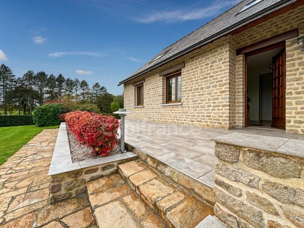 Maison de campagne 154 m² sur 3161m² terrain proche de VILLEDIEU LES POELES