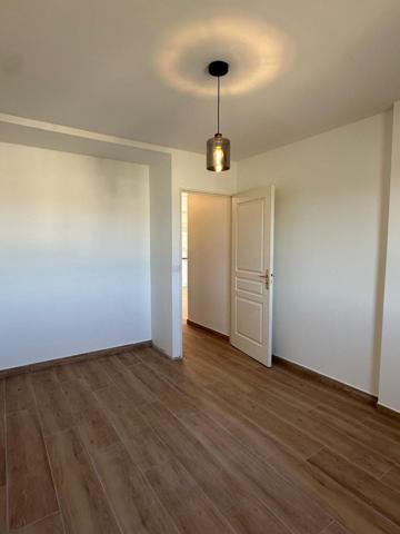 Beau T2 rénové avec balcon et parking