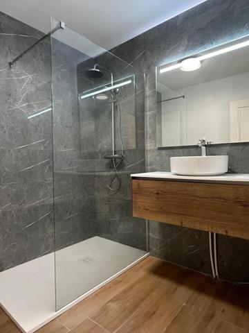 Beau T2 rénové avec balcon et parking