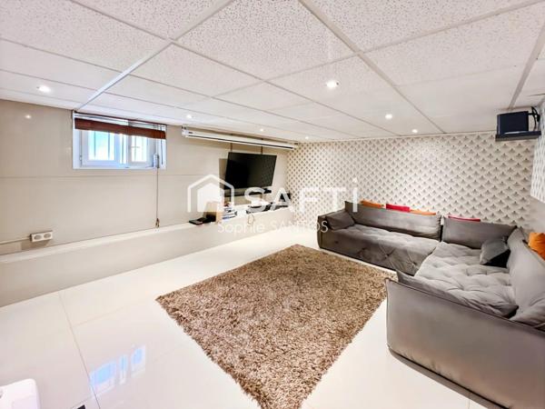 Propriété chargée d'histoire - 260 m2 - 10 pièces