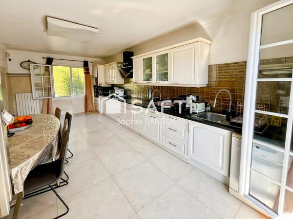 Propriété chargée d'histoire - 260 m2 - 10 pièces