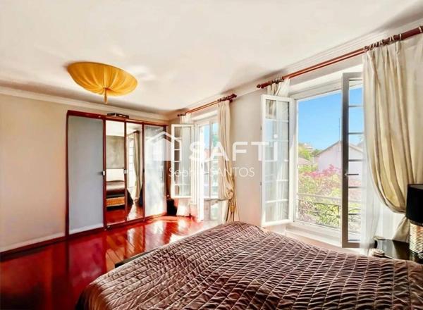 Propriété chargée d'histoire - 260 m2 - 10 pièces