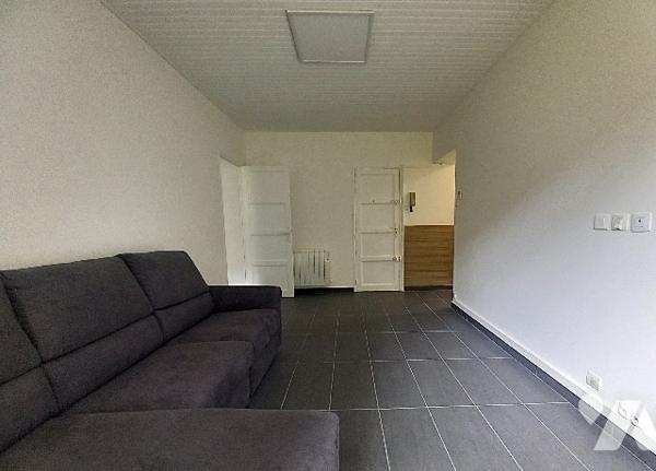 Belle de Mai, T3 en excellent état dans résidence des années 1960, RDC côté cour.