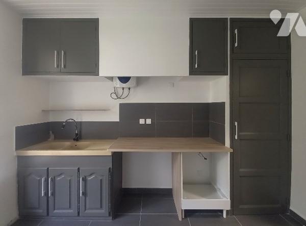 Belle de Mai, T3 en excellent état dans résidence des années 1960, RDC côté cour.